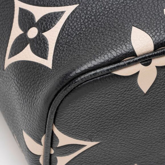 Louis Vuitton Giant Monogram Empreinte Bicolor Vanity PM Shoulder Bag - Picture 9 of 12